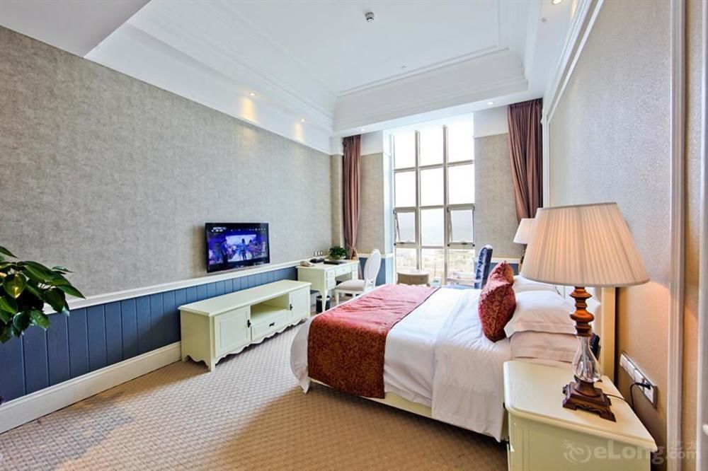 Blue Sky Hotel Янтай Екстериор снимка