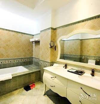 Blue Sky Hotel Янтай Екстериор снимка